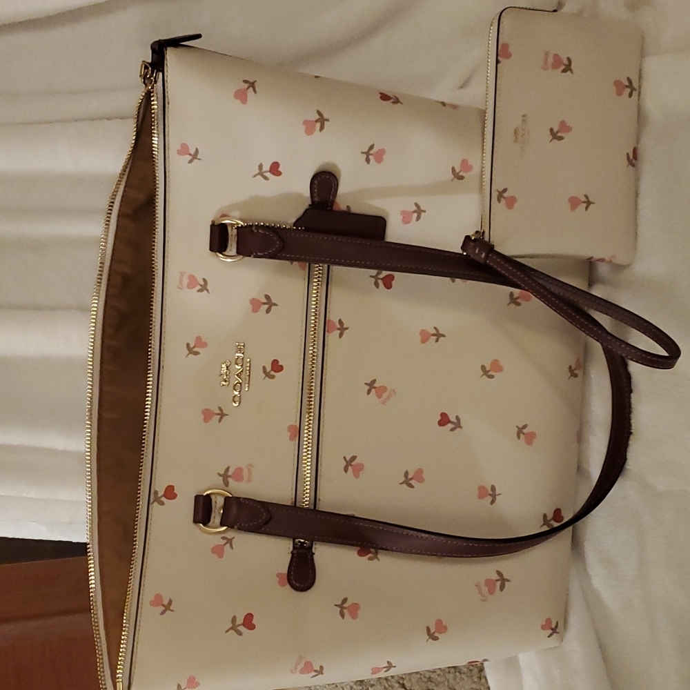 Womens hand bags